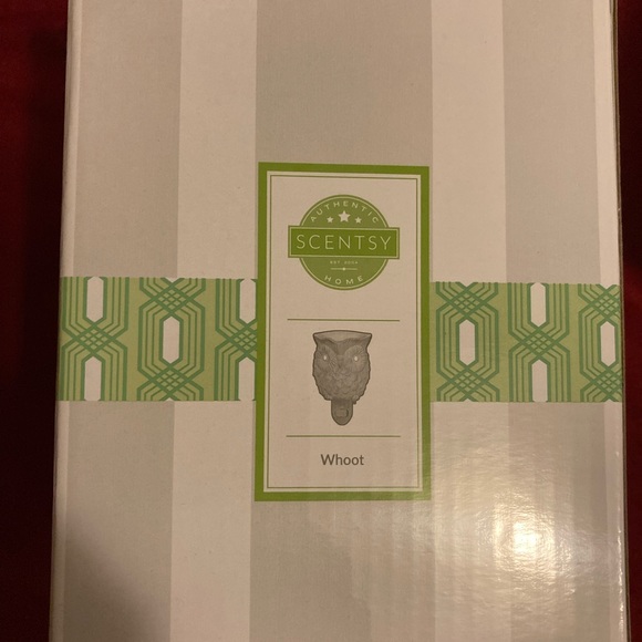 Scentsy Whoot mini wax warmer new - Picture 2 of 2